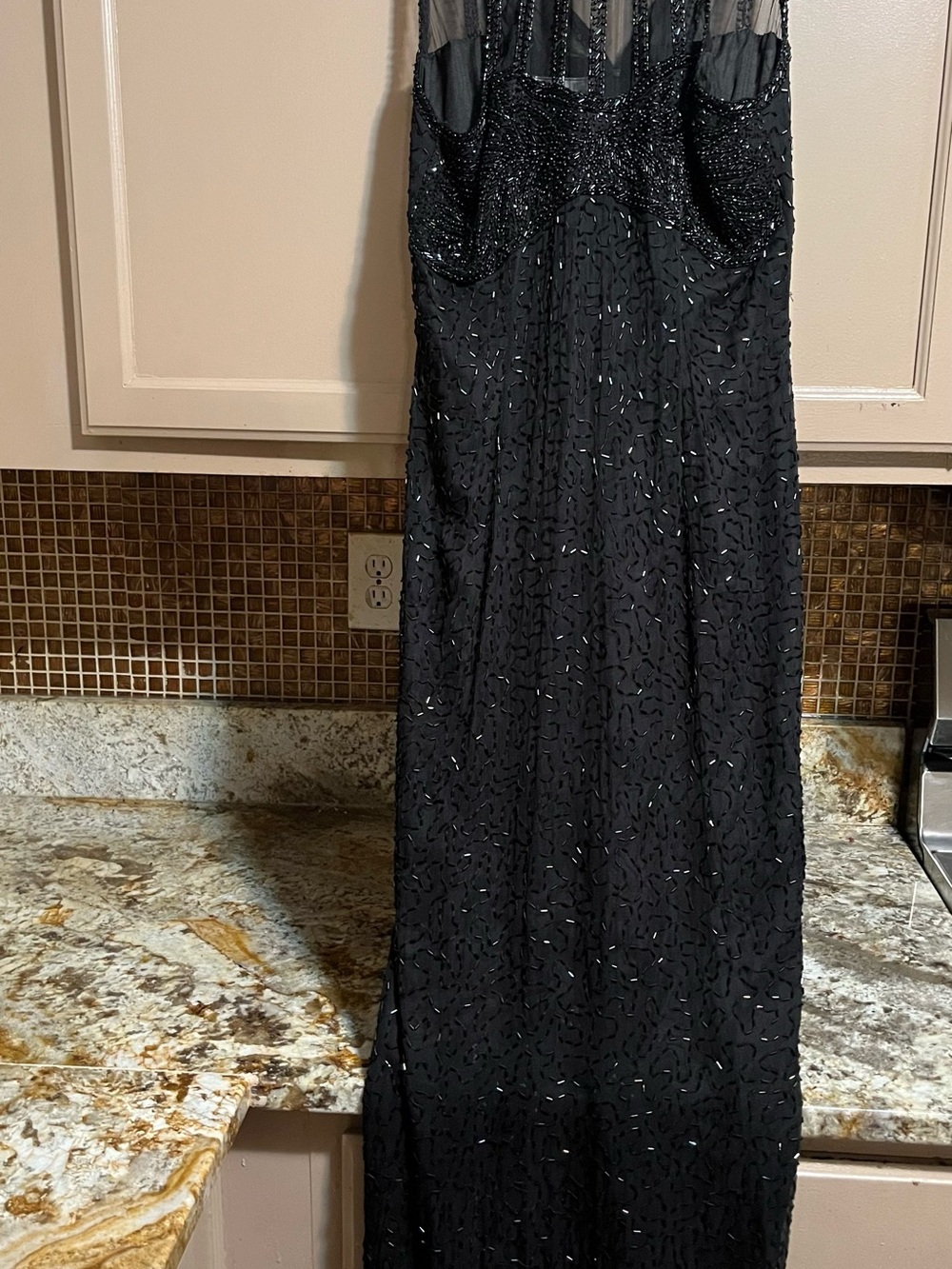 100% Silk Black Embellished Evening
Elegant black Women’s Formal Dress/ fits 8